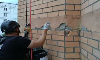 Обследование фасада здания в Горном-Алтайске в октябре